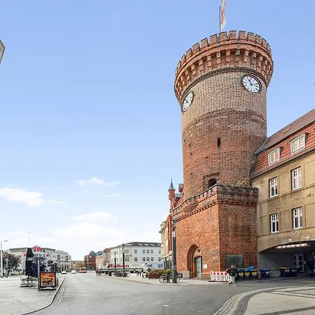 Helles & Charmantes Dachgeschossapartment In Der Fussgaengerzone *
